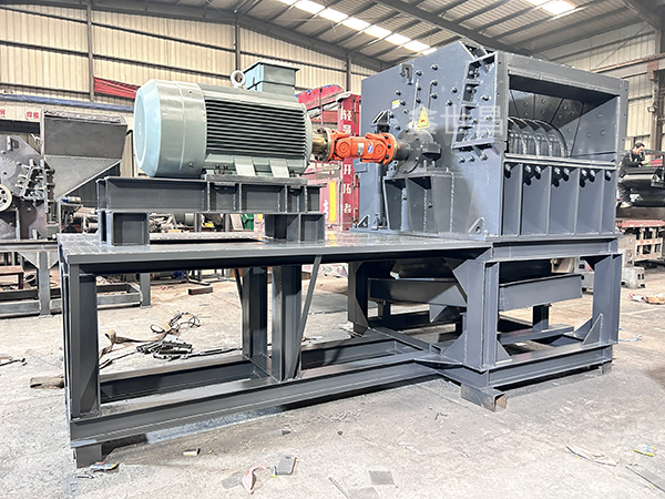 1300重型金屬破碎機(jī)發(fā)貨